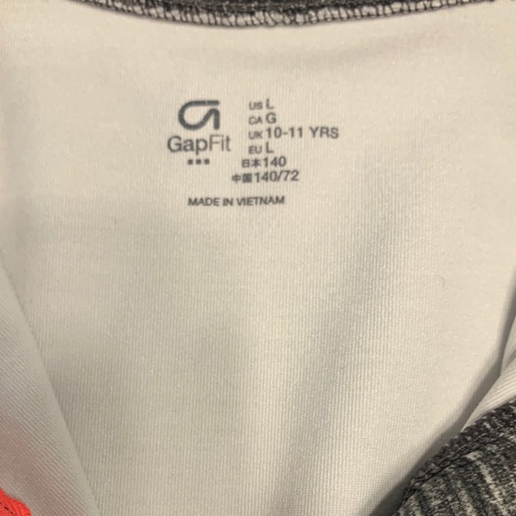 Girls Grey Gap fit Shirt! - Picture 3 of 4